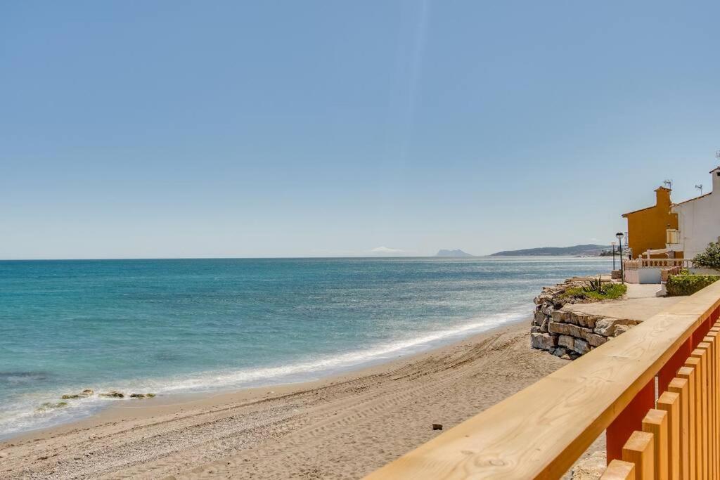 Beachfront Townhouse Estepona Exterior photo