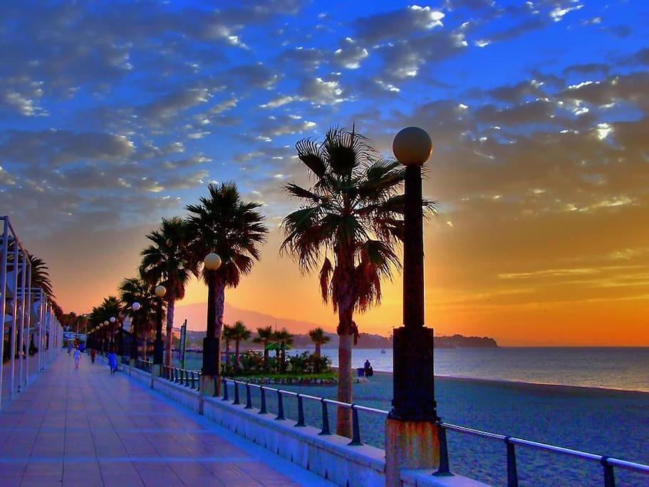 Beachfront Townhouse Estepona Exterior photo