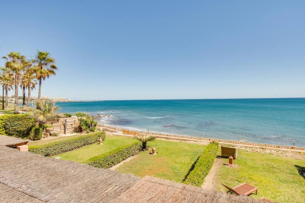 Beachfront Townhouse Estepona Exterior photo