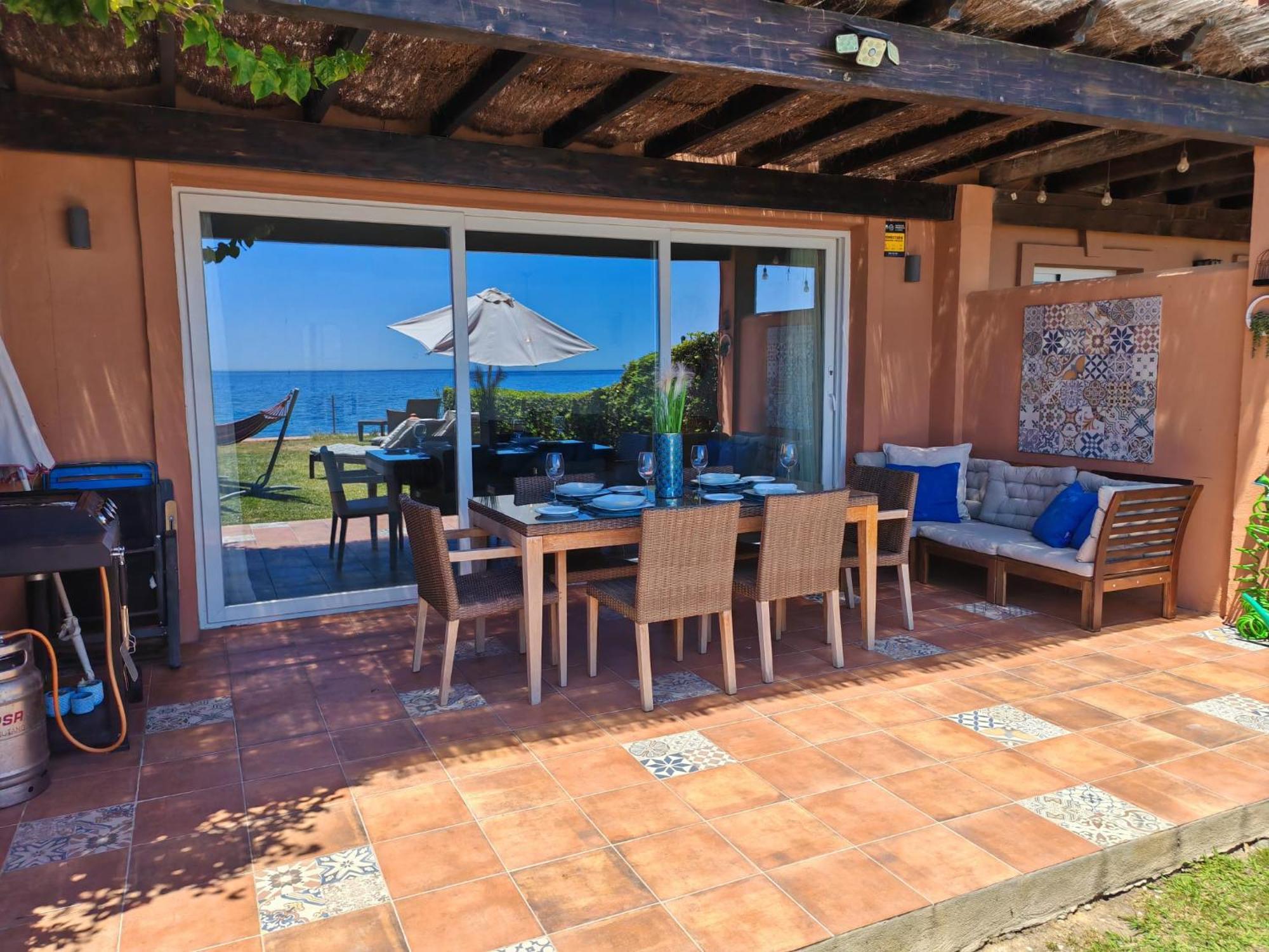 Beachfront Townhouse Estepona Exterior photo