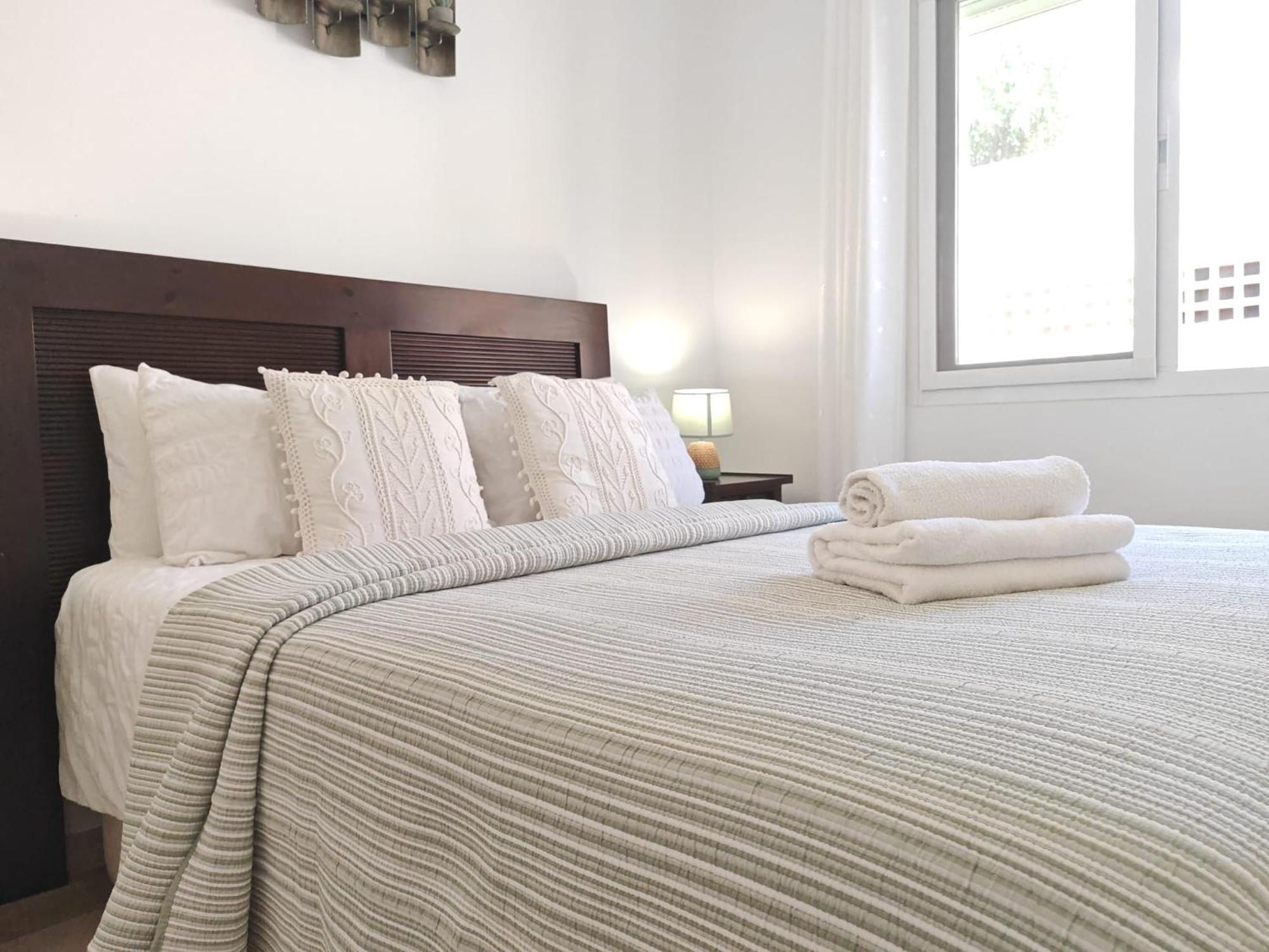 Beachfront Townhouse Estepona Exterior photo
