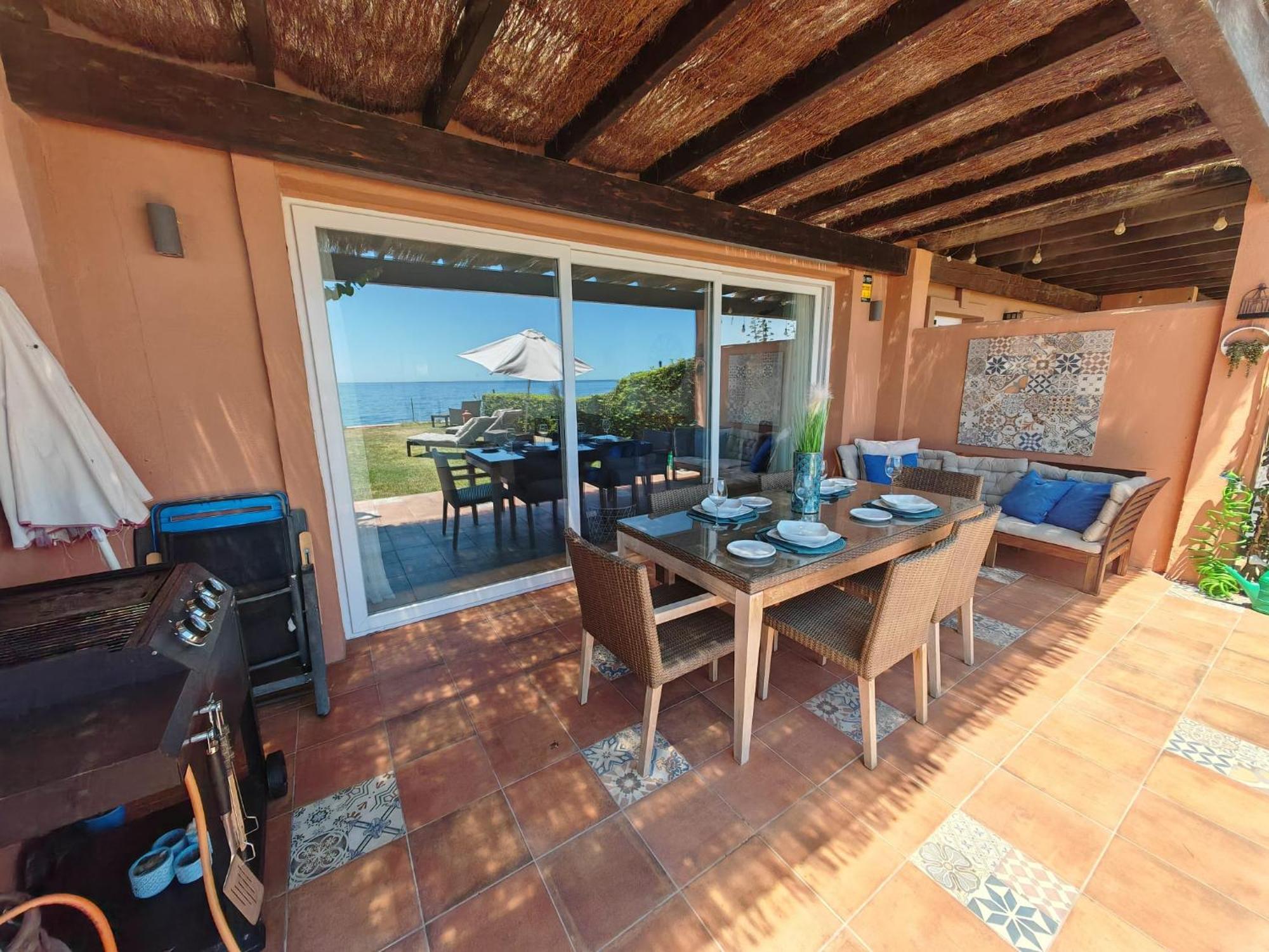 Beachfront Townhouse Estepona Exterior photo