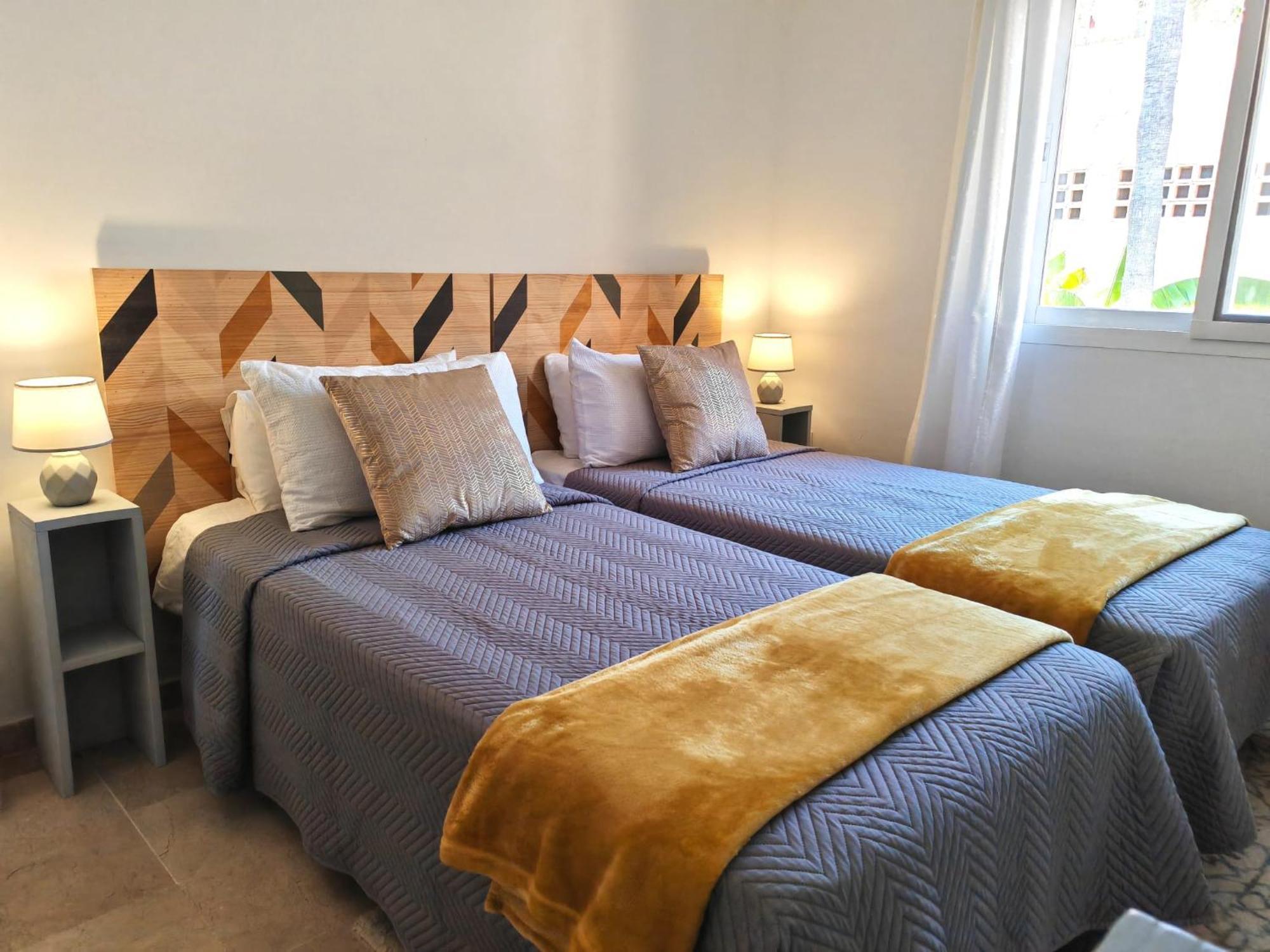 Beachfront Townhouse Estepona Exterior photo